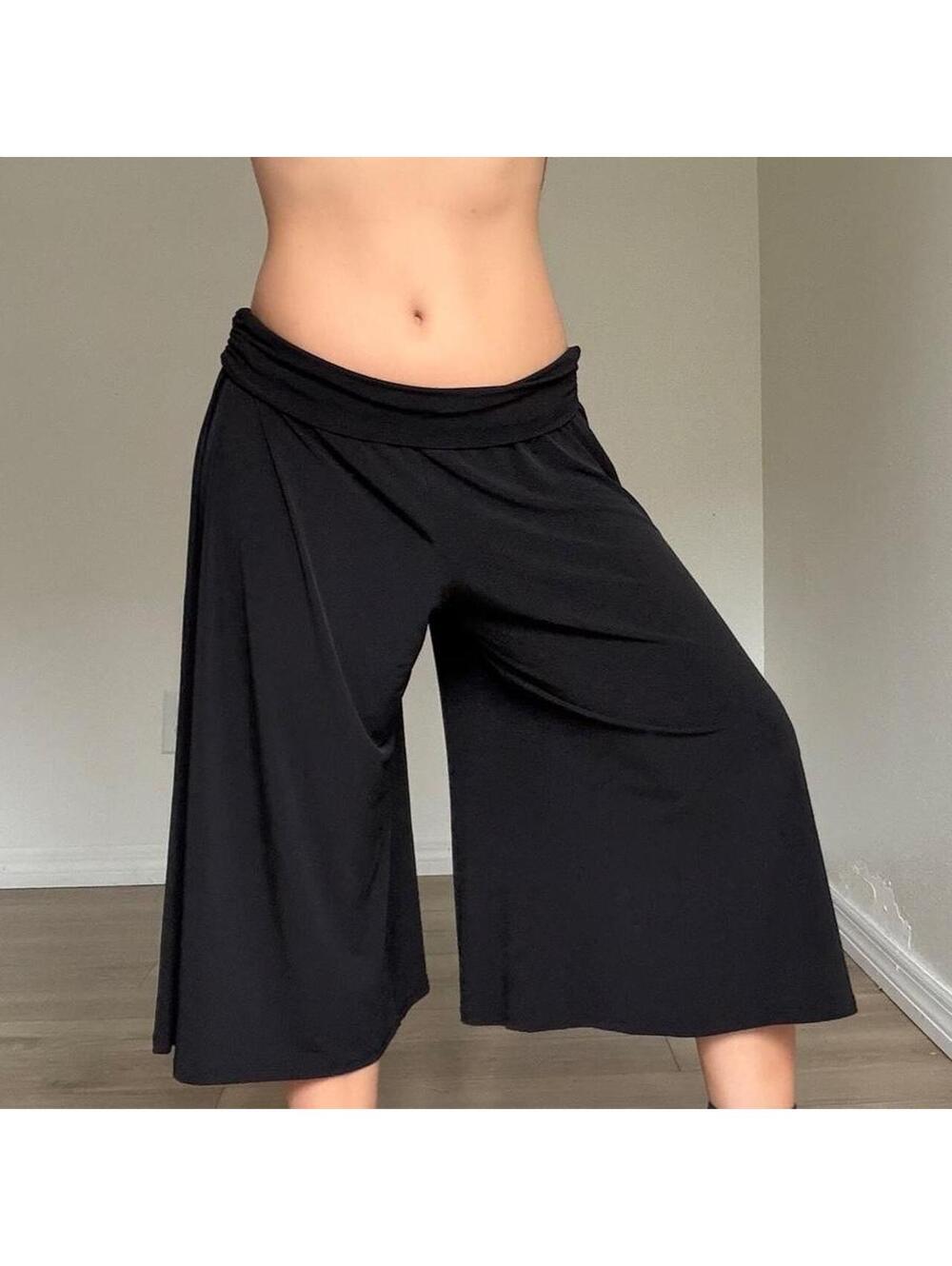 Y2K CHIC COQUETTE CAPRIS